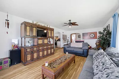 209 S Broadway, Hoffman, IL 62250 - Photo 8