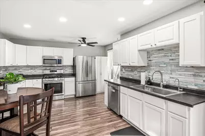 414 Flanagan Circle #B, Minooka, IL 60447 - Photo 6
