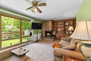 11118 Lincoln St, Huntley, IL 60142 - Photo 6