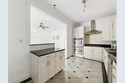 2446 W Pensacola Avenue, Chicago, IL 60618 - Photo 10