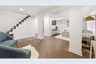 2446 W Pensacola Avenue, Chicago, IL 60618 - Photo 20