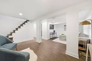 2446 W Pensacola Ave, Chicago, IL 60618 - Photo 20