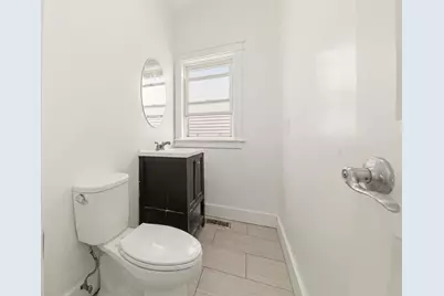 2446 W Pensacola Avenue, Chicago, IL 60618 - Photo 12
