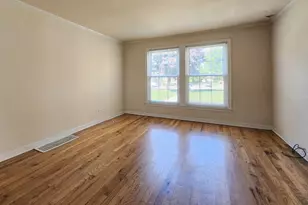4231 W Nelson St, Chicago, IL 60641 - Photo 4