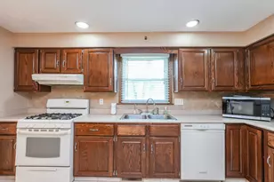 778 Woodstock Ln, Bourbonnais, IL 60914 - Photo 32