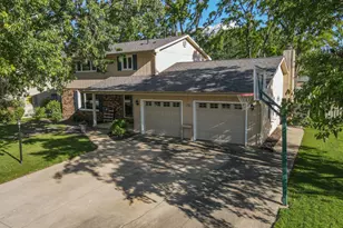 778 Woodstock Ln, Bourbonnais, IL 60914 - Photo 2