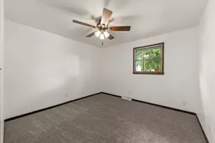 1198 Lisbon St, Morris, IL 60450 - Photo 14