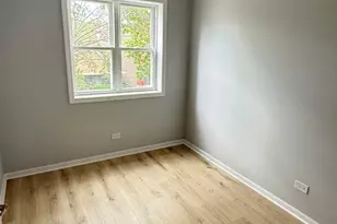341 W 24th St, Chicago, IL 60616 - Photo 2