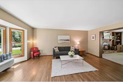 925 Manchester Street, Naperville, IL 60563 - Photo 2