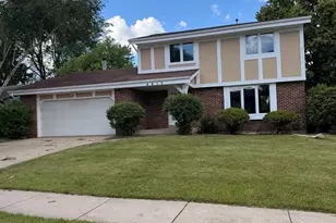 4810 Eastwood Ct, Waukegan, IL 60087 - Photo 2