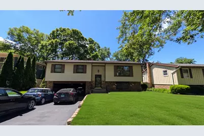 11 Marquette Place, Buffalo Grove, IL 60089 - Photo 1