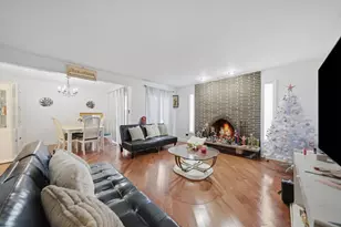 4042 Trafalgar Ln, Oak Lawn, IL 60453 - Photo 8