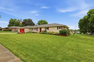 3505 Bently Dr, Rockford, IL 61101 - Photo 2
