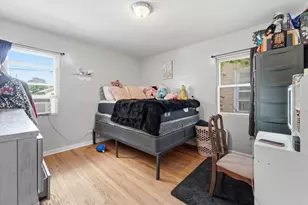 7201 S Sawyer Ave, Chicago, IL 60629 - Photo 16