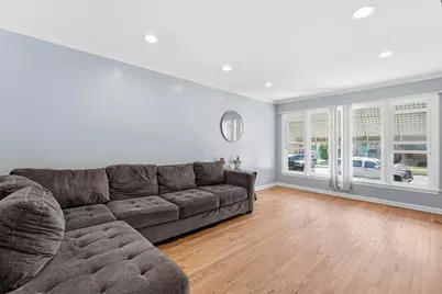 7201 S Sawyer Avenue, Chicago, IL 60629 - Photo 6
