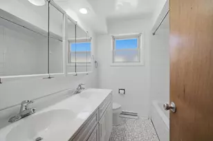 905 Long Rd, Glenview, IL 60025 - Photo 14