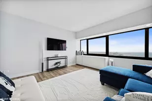 175 E Delaware Pl, Chicago, IL 60611 - Photo 8
