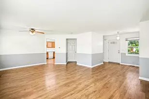 [Address not provided], Carol Stream, IL 60188 - Photo 6