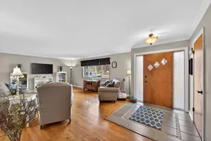 28W075 Aurora Ave, Naperville, IL 60540 - Photo 8