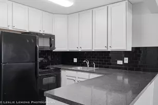 5801 Oakwood Dr, Lisle, IL 60532 - Photo 8