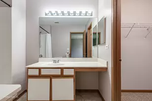 1111 Vail Ct, Naperville, IL 60540 - Photo 20