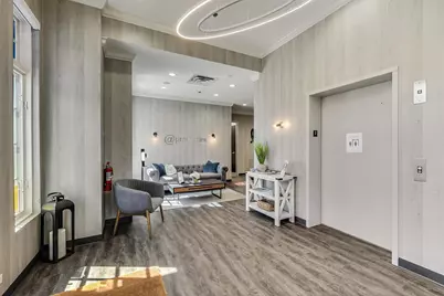 324 W Touhy Avenue, Park Ridge, IL 60068 - Photo 2