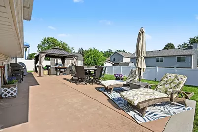 2509 Waterford Drive, Crest Hill, IL 60403 - Photo 22