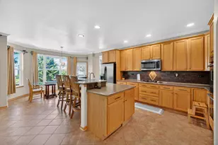 322 Hemlock Ln, Oswego, IL 60543 - Photo 22