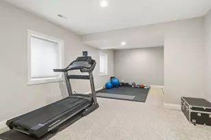 1401 N Illinois Ave, Arlington Heights, IL 60004 - Photo 30