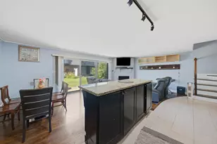11 Cour Caravelle, Palos Hills, IL 60465 - Photo 8