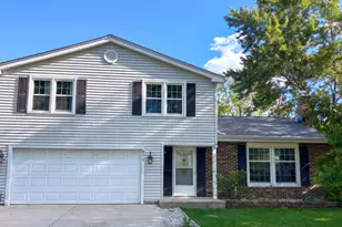 871 Lehigh Ln, Buffalo Grove, IL 60089 - Photo 1
