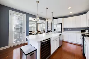 1910 Dauntless Dr, Glenview, IL 60026 - Photo 12