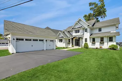225 Edgewater Drive, Crystal Lake, IL 60014 - Photo 2