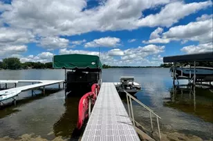 225 Edgewater Dr, Crystal Lake, IL 60014 - Photo 38