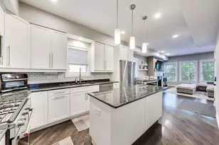 2938 N Damen Ave, Chicago, IL 60618 - Photo 8