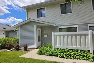 727 Whitesail Dr, Schaumburg, IL 60194 - Photo 1