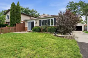 536 Princeton Dr, Bolingbrook, IL 60440 - Photo 2