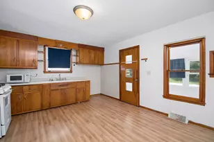 288 S Walnut St, Chebanse, IL 60922 - Photo 4