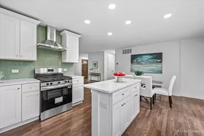1059 Hickory Lane, Elk Grove Village, IL 60007 - Photo 6