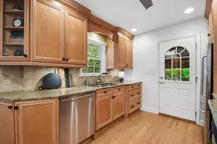 7085 N Mason Ave, Chicago, IL 60646 - Photo 10