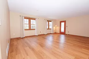 49 S Walnut Dr, North Aurora, IL 60542 - Photo 10
