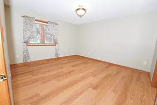 49 S Walnut Dr, North Aurora, IL 60542 - Photo 20