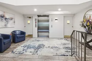 75 Boardwalk Pl, Park Ridge, IL 60068 - Photo 2