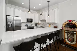 2136 W Division St, Chicago, IL 60622 - Photo 6