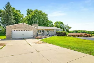 2057 Il Rte N, Freeport, IL 61032 - Photo 2