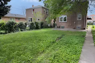 12328 S Peoria St, Calumet Park, IL 60827 - Photo 2
