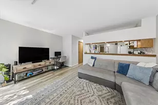 1375 Ridgefield Cir, Carol Stream, IL 60188 - Photo 16