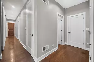 296 N Maple Ave, Elmhurst, IL 60126 - Photo 10