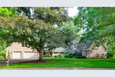 39 Wiltshire Drive, Lincolnshire, IL 60069 - Photo 1
