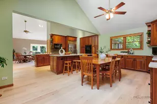 39 Wiltshire Dr, Lincolnshire, IL 60069 - Photo 12